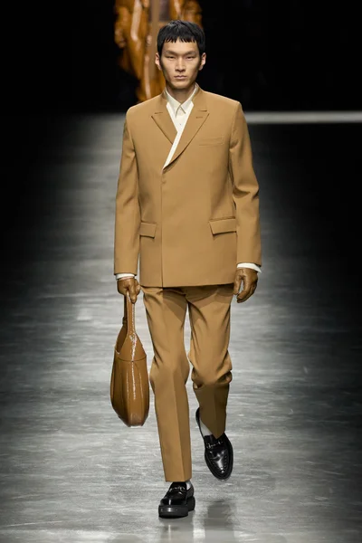 Look 20